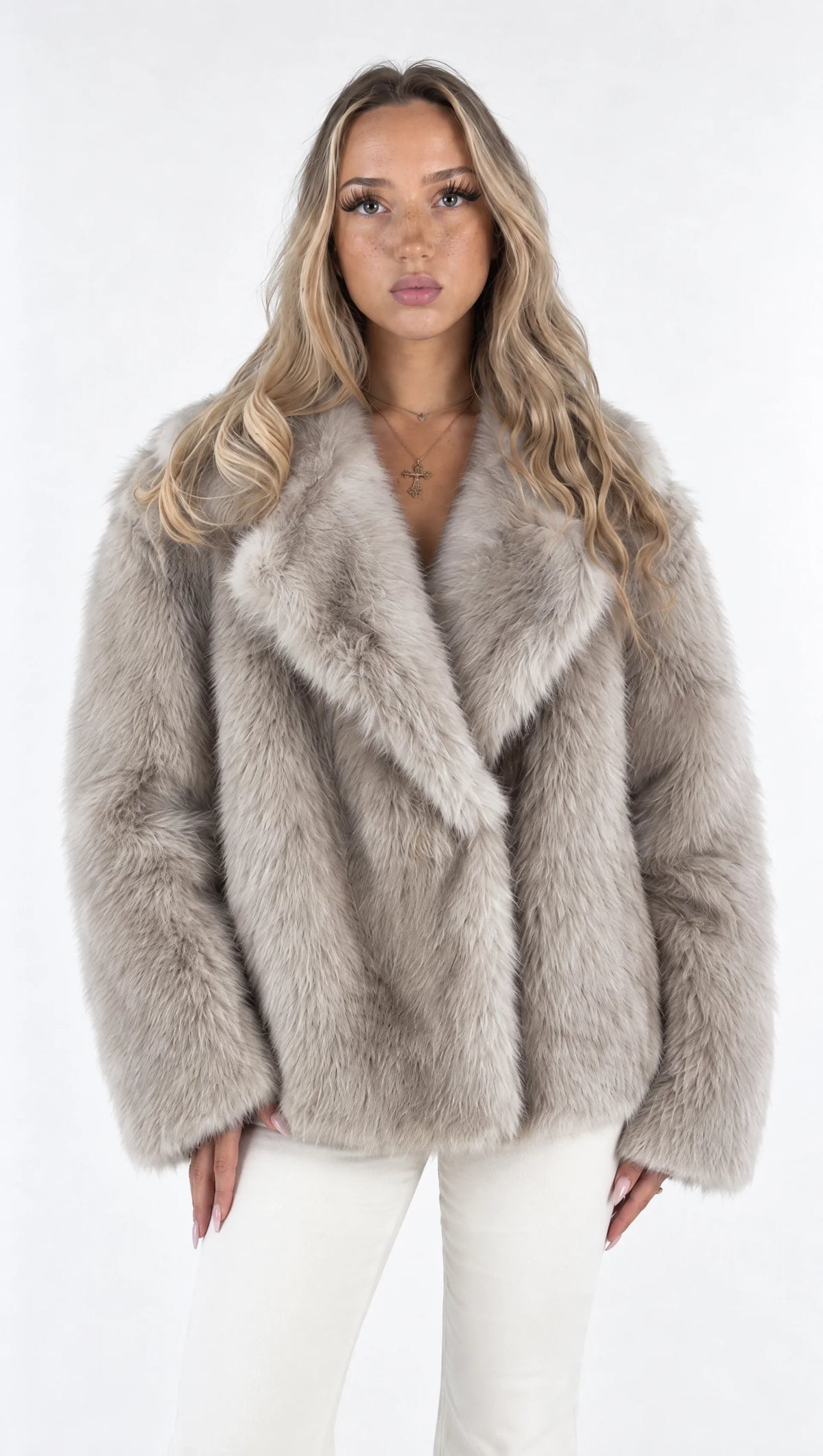 "Mila" Fur Coat – Taupe