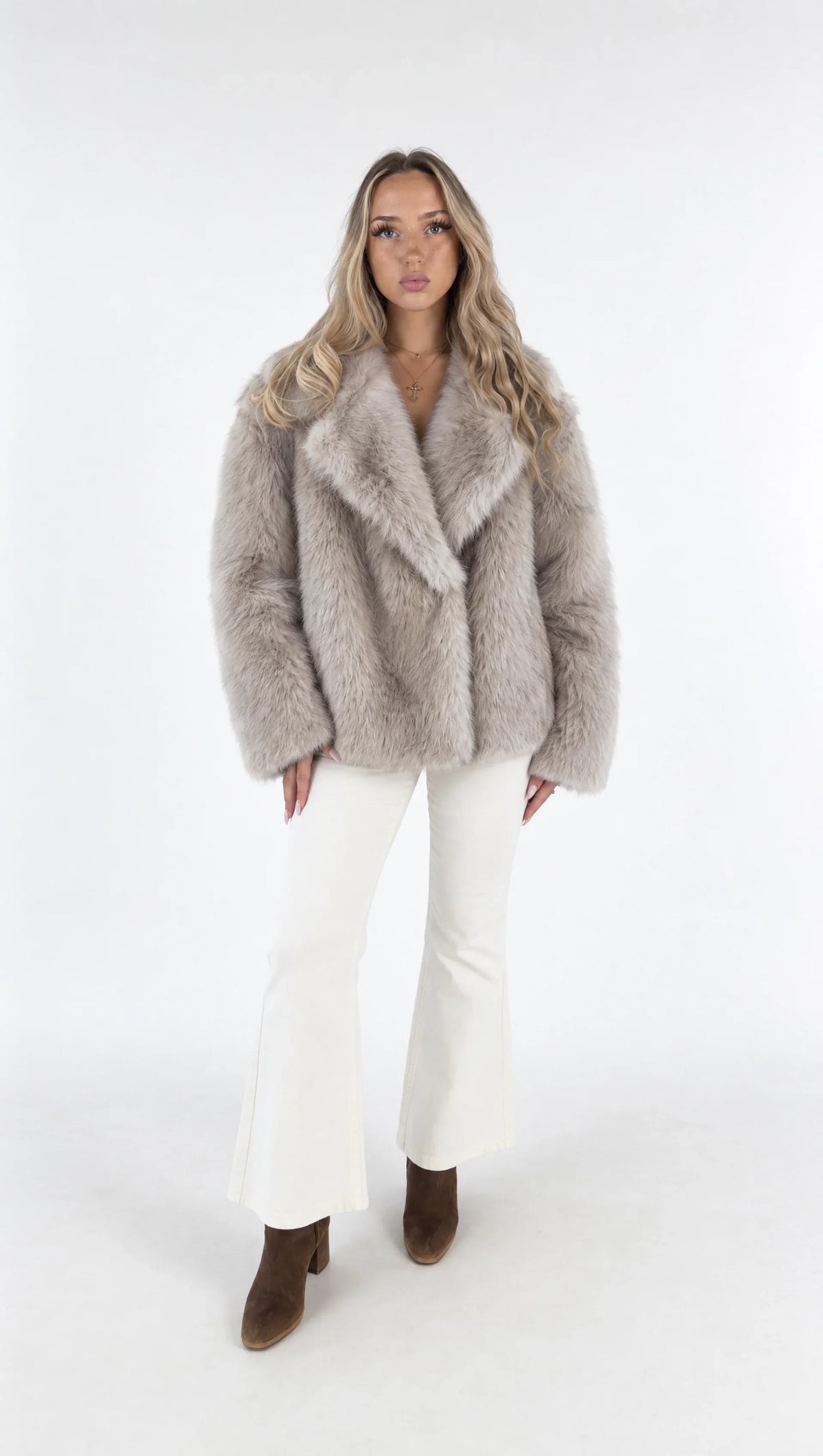 "Mila" Fur Coat – Taupe