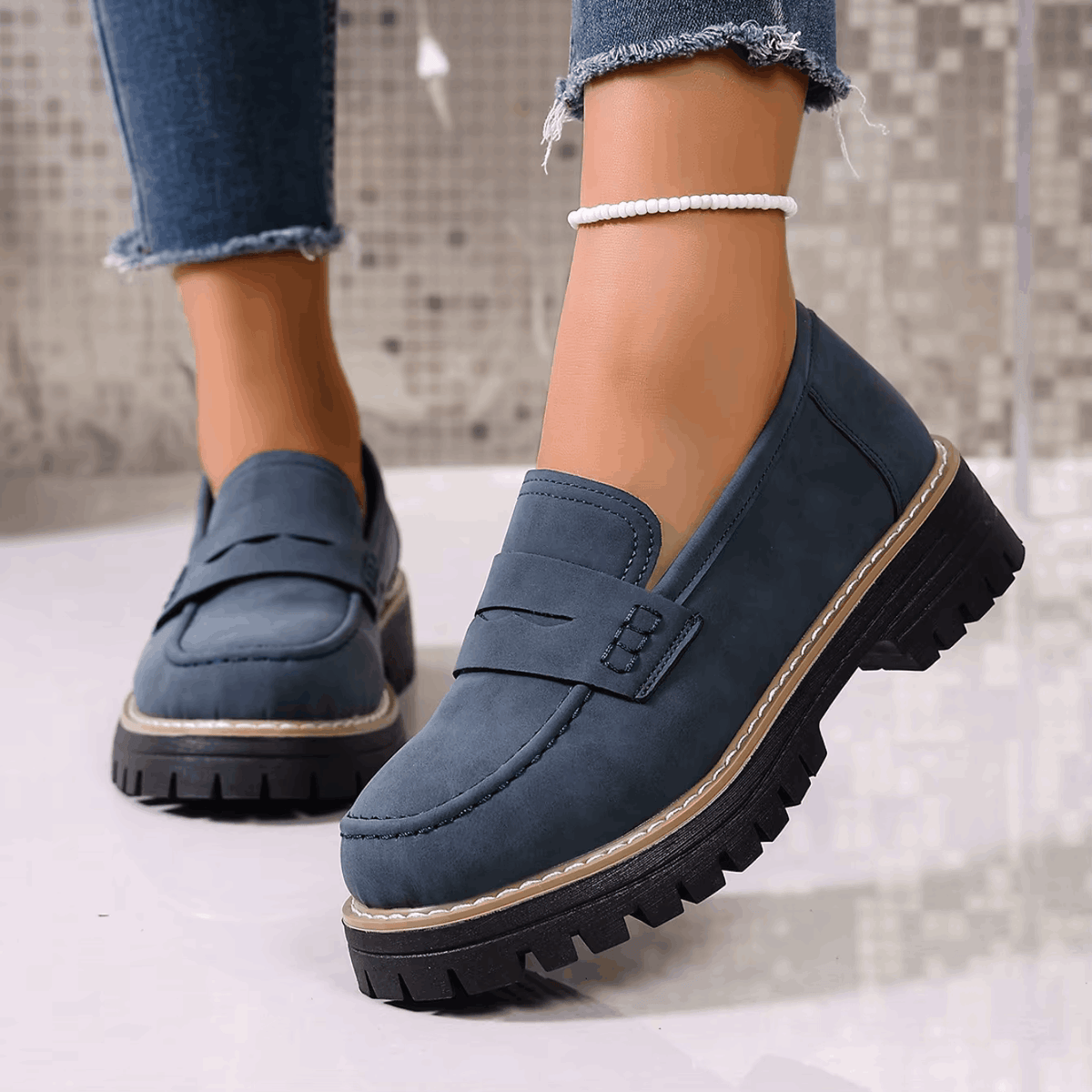 Elsa - Mocassins à semelle crantée effet daim